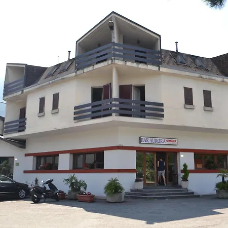 Hotel Aurora *