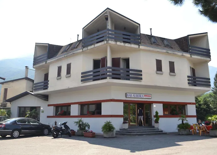 Hotel Aurora *